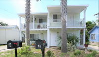 100 Yards from BEACH with POOL   Unit A  can rent both sides Accommodation Los Angeles