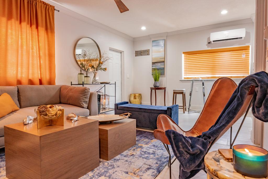 14625 Northeast 4th Avenue - thumb 1