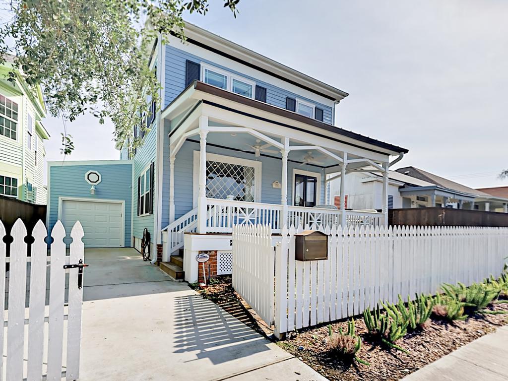 2611 Avenue Q Home - thumb 0