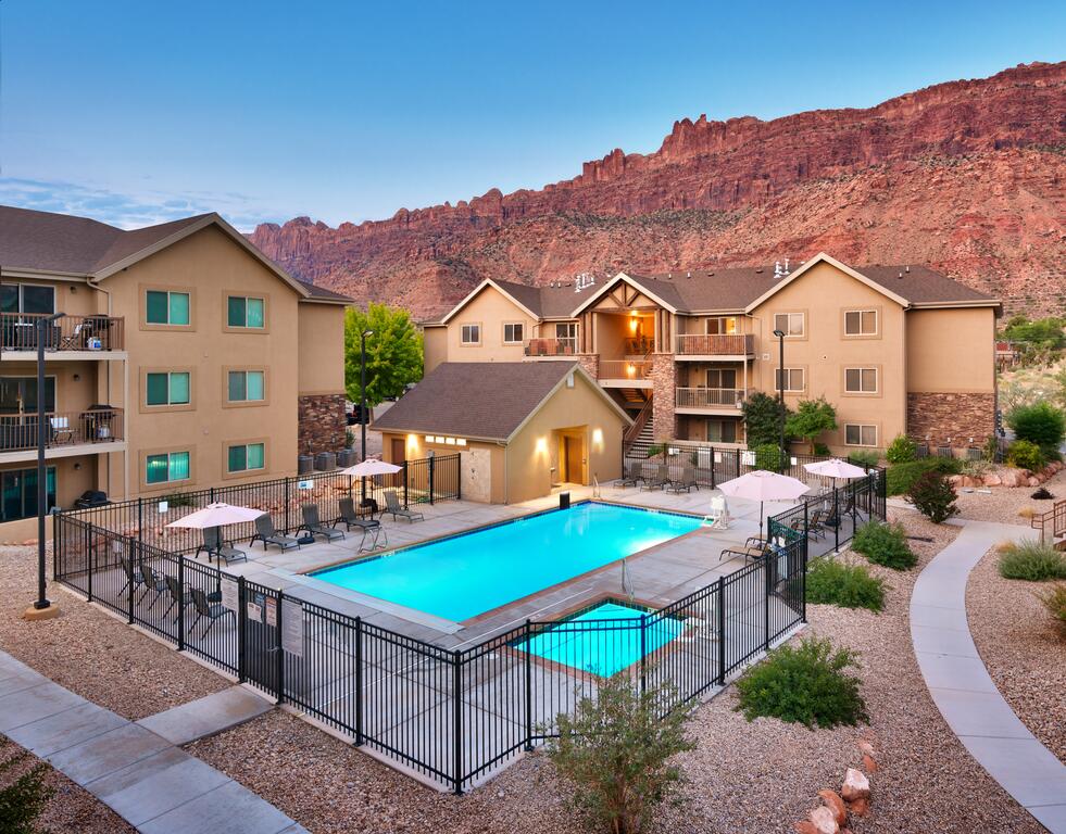 2A Relaxing Redcliff Condo - thumb 1