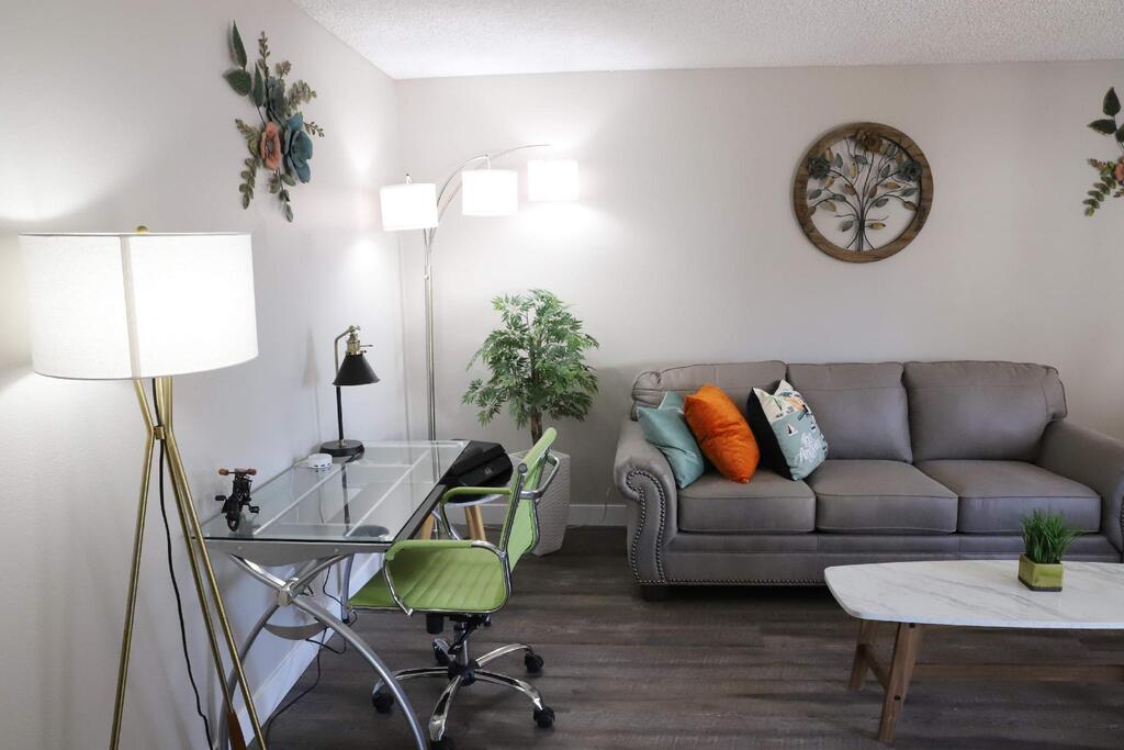 2bed Fullerton Home W Fast WiFi & Pool & Patio - thumb 3