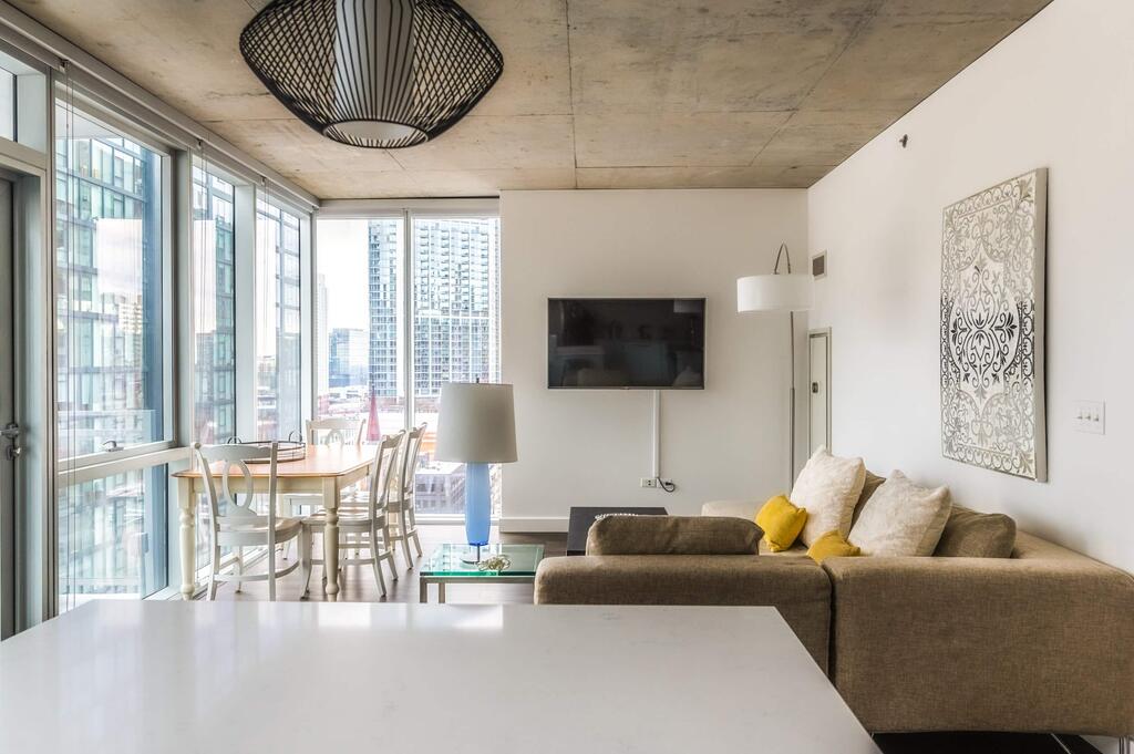 2BR Brand New Executive Luxury Suite W/ Rooftop Pool, Gym And Balcony By ENVITAE - thumb 0