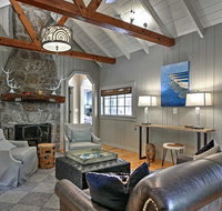 2BR Highlands Luxury Cabin with Stone Firepit In Town - Accommodation Los Angeles