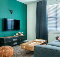 2BR South Congress Apt #2328 by WanderJaunt - Accommodation Los Angeles