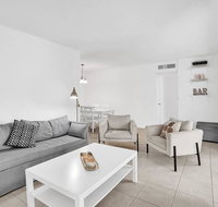 2BR/2Bath w/ Balcony and Outdoor PoolFree Parking - Accommodation Los Angeles