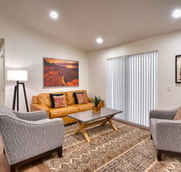 2L Top Floor Redcliff Condo - Accommodation Los Angeles