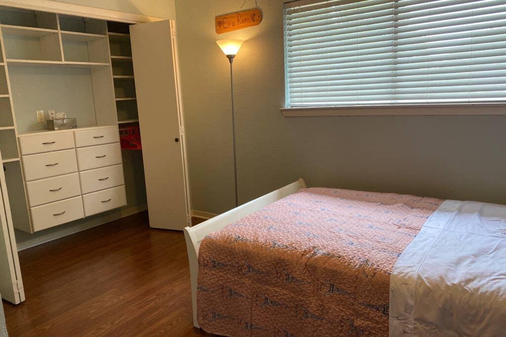 3 Bedrooms/2 Baths Duplex In Westlake Austin - thumb 3