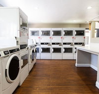 3.5 Mi to Disney and Knotts - Accommodation Los Angeles