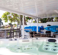 3/2 Lake House With Hot Tub And Bar - Accommodation Los Angeles