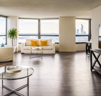 3BR Sophisticated Sky Suite With Incredible Views - Accommodation Los Angeles