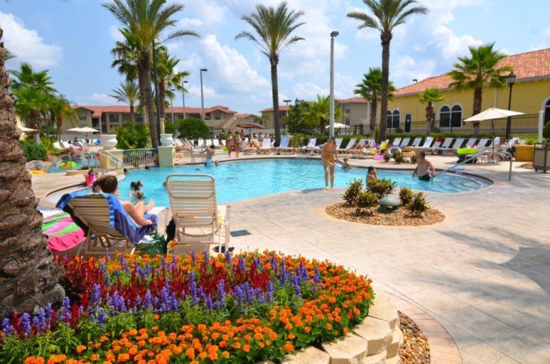 4 Bed 3.5 Bath Townhome In Fantastic Resort Near Disney - thumb 0