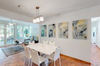 4/3 Palm Garden Coastal Home by NOMAD GURU Accommodation Los Angeles