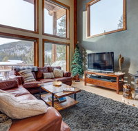 400 Whispering Pines - Accommodation Los Angeles