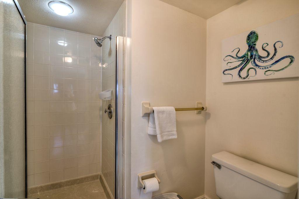 4425 Shorewalk Lake View Ground Floor Close To Beach And IMG - thumb 1