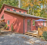 4BR Waynesville House with Decks and Hot Tub - Accommodation Los Angeles