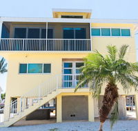 5 Seas Retreat 3bed/2.5bath with dockage - Accommodation Los Angeles