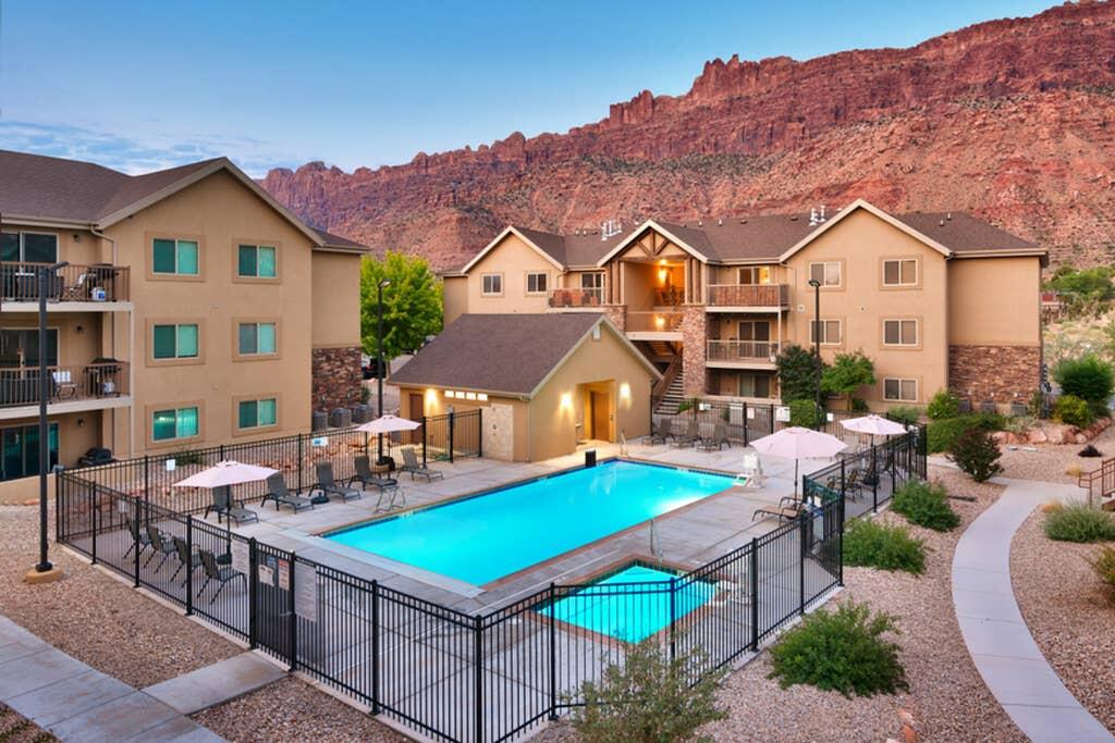 5C Sweet RedCliff Condo, Pool & Hot Tub - thumb 3