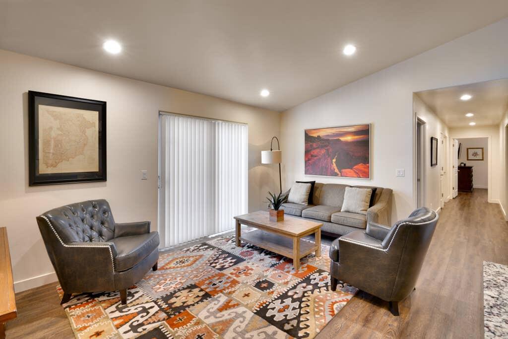 5J Top Floor RedCliff Condo, Pool & Hot Tub - thumb 3