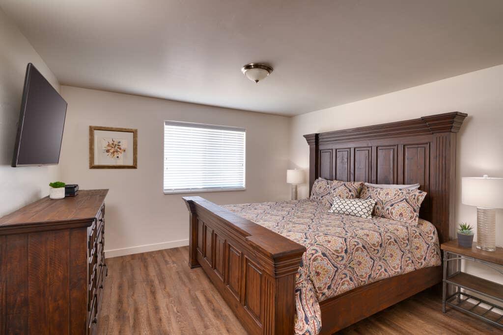 5J Top Floor RedCliff Condo, Pool & Hot Tub - thumb 2