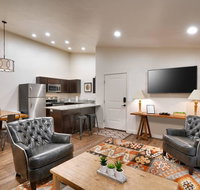 5J Top Floor RedCliff Condo, Pool & Hot Tub - Accommodation Los Angeles