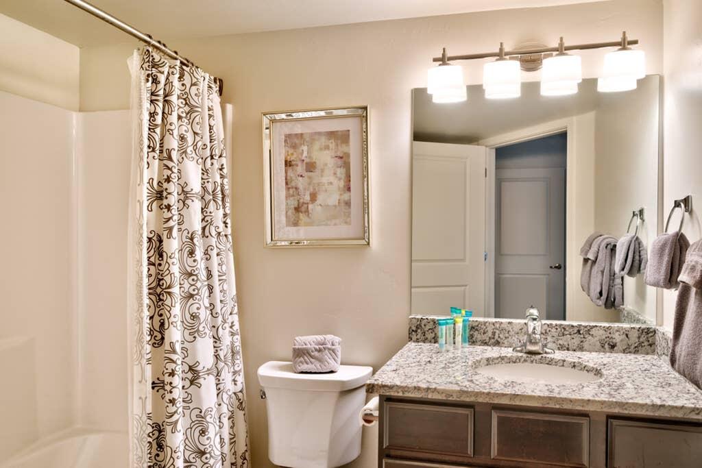 5K Top Floor RedCliff Condo, Pool & Hot Tub - thumb 1