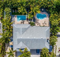 7 Doors Down villa - Accommodation Los Angeles