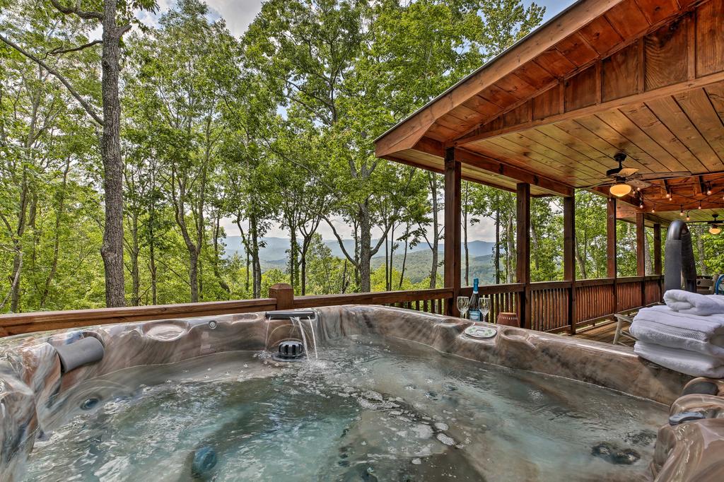 A Sunset Dream' - Upscale Blue Ridge Cabin! - thumb 1