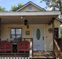 Across from the Lake House - Accommodation Los Angeles