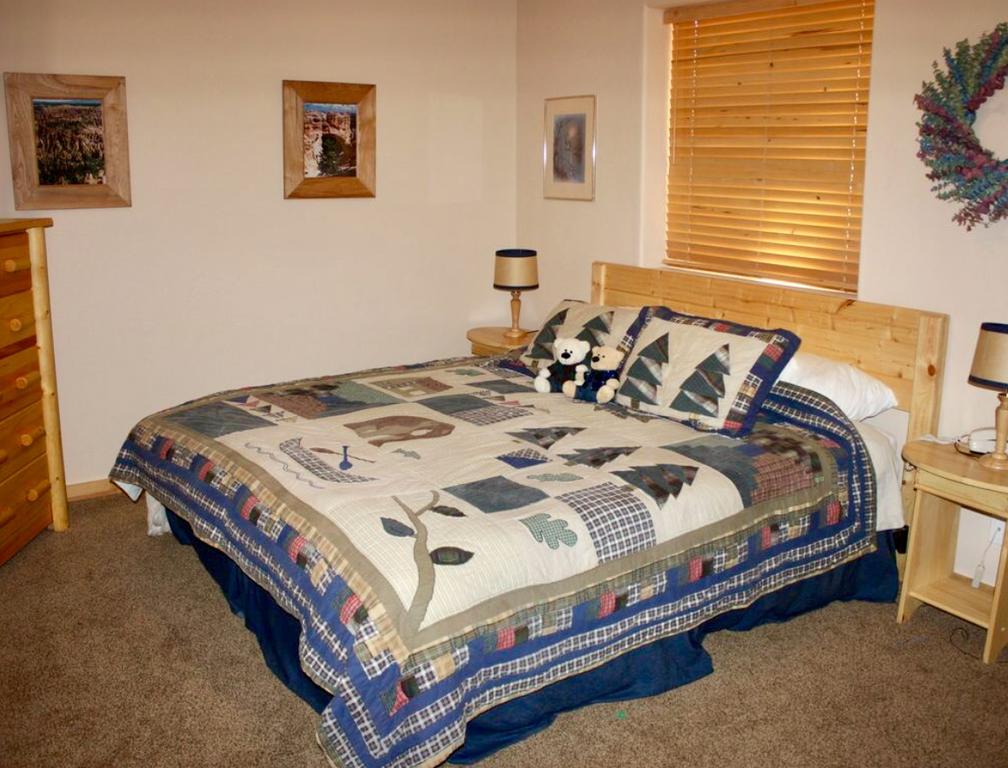 Adventure Awaits 3King Bed,2Bath Log Cabin In Heart Of Duck Creek Village! - thumb 2