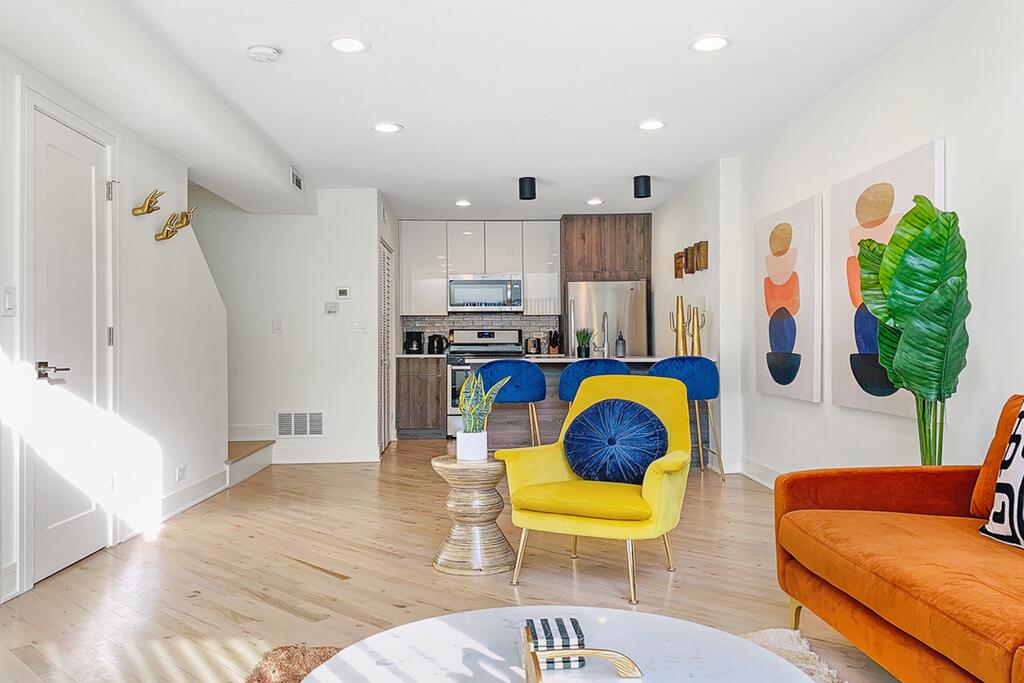 Airy & Bright 1BR Loft With Parking G8 - thumb 2