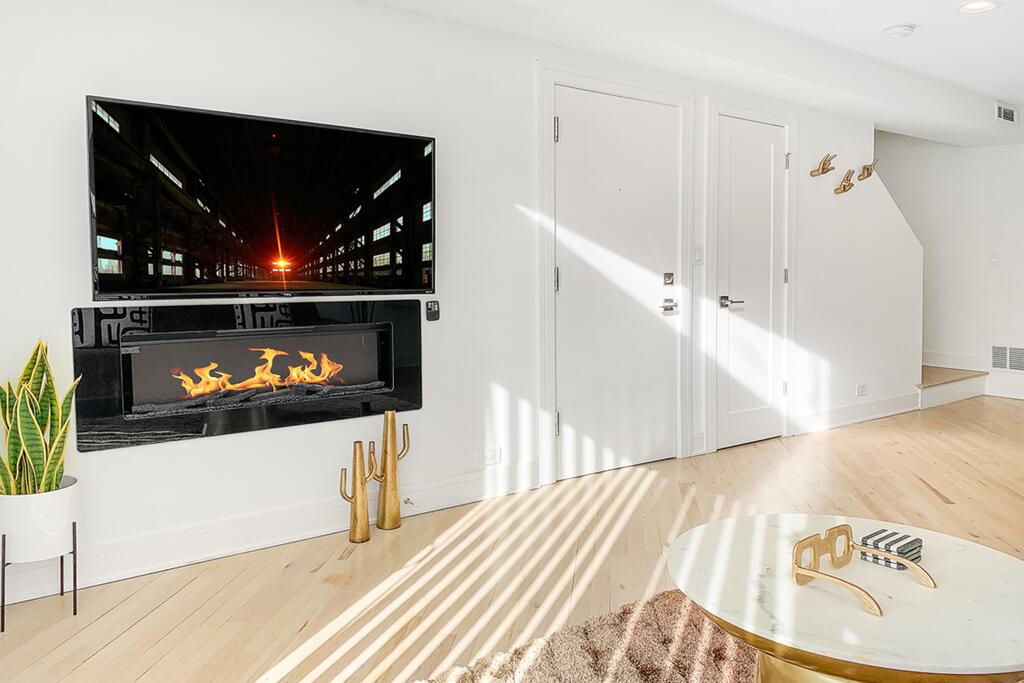 Airy & Bright 1BR Loft With Parking G8 - thumb 1