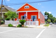 Algiers Point Ferry Courtyard Covered Patio Accommodation Los Angeles