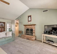 All-Season Abode with Pool and BBQ - Hike, Swim and Golf! - Accommodation Los Angeles