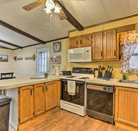 All-Seasons Mountain Resort Chalet - 3Mi to Skiing - Accommodation Los Angeles