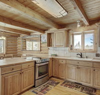 Alpine Ski Lodge: Amazing View and Private Hot Tub - Accommodation Los Angeles