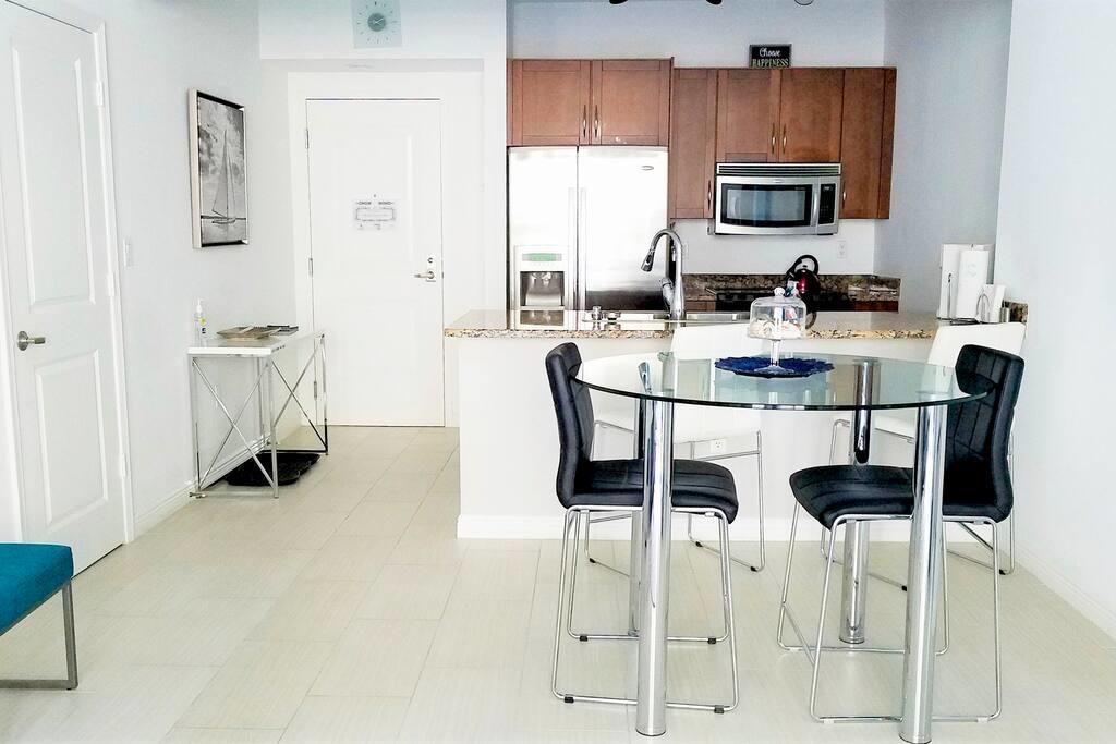 Amazing Onebedroom In Casa Costa Luxury Condo BEACH PASS INCLUDED - thumb 2