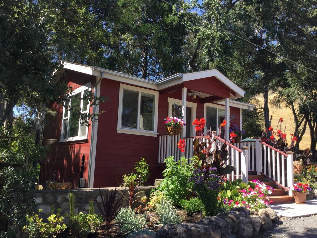 Amitabha Wine Country Cottage - thumb 1