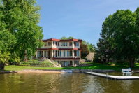 Apartment with Dock and Patio Access on Long Lake Accommodation Los Angeles