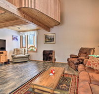 Architect-Designed Cabin with Patio and Fire Pit! - Accommodation Los Angeles