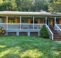 Asheville Mountain Solitude w/ Baby Grand Piano - Accommodation Los Angeles