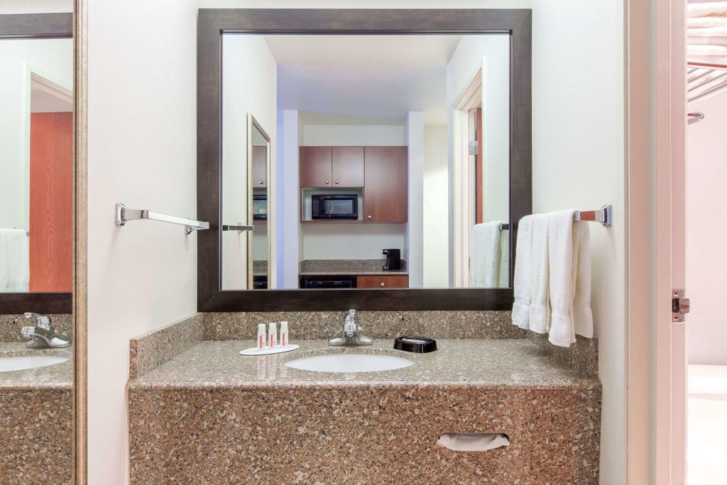 Baymont By Wyndham Lubbock West - thumb 1