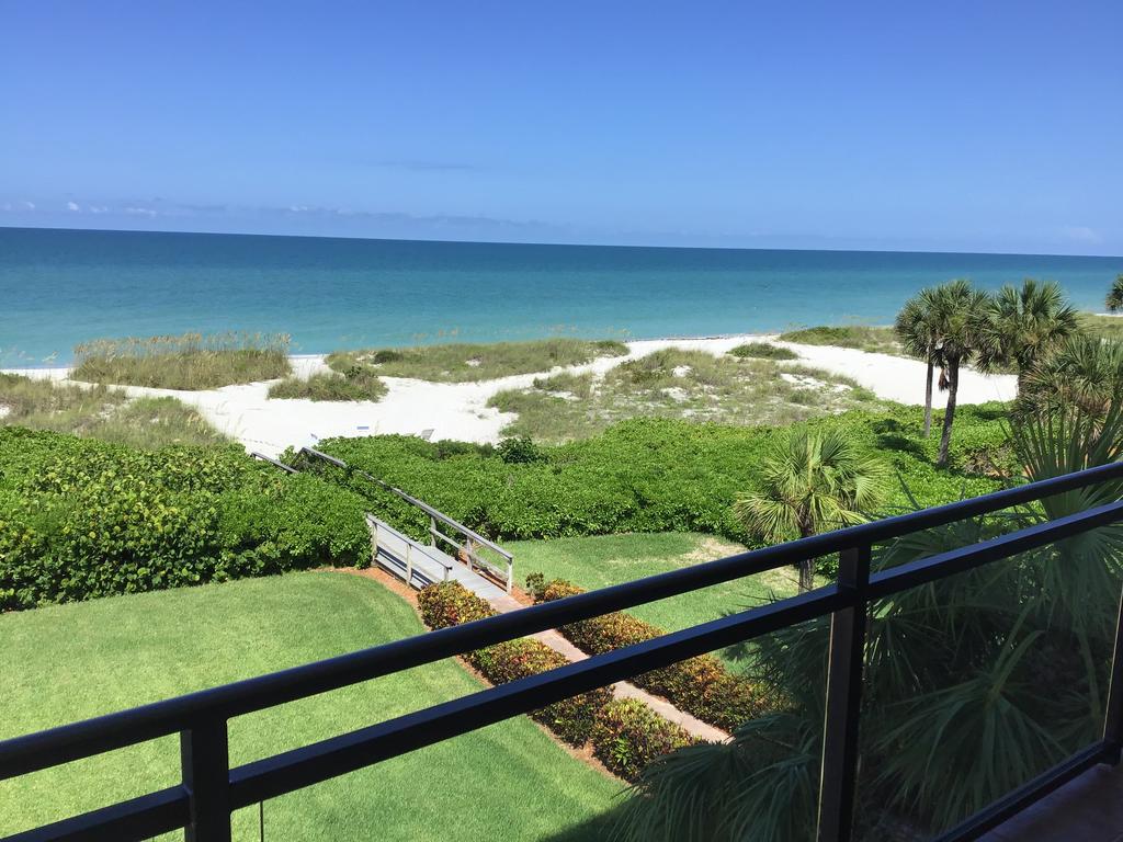 Beach Front Condo With A Private Beach - thumb 3