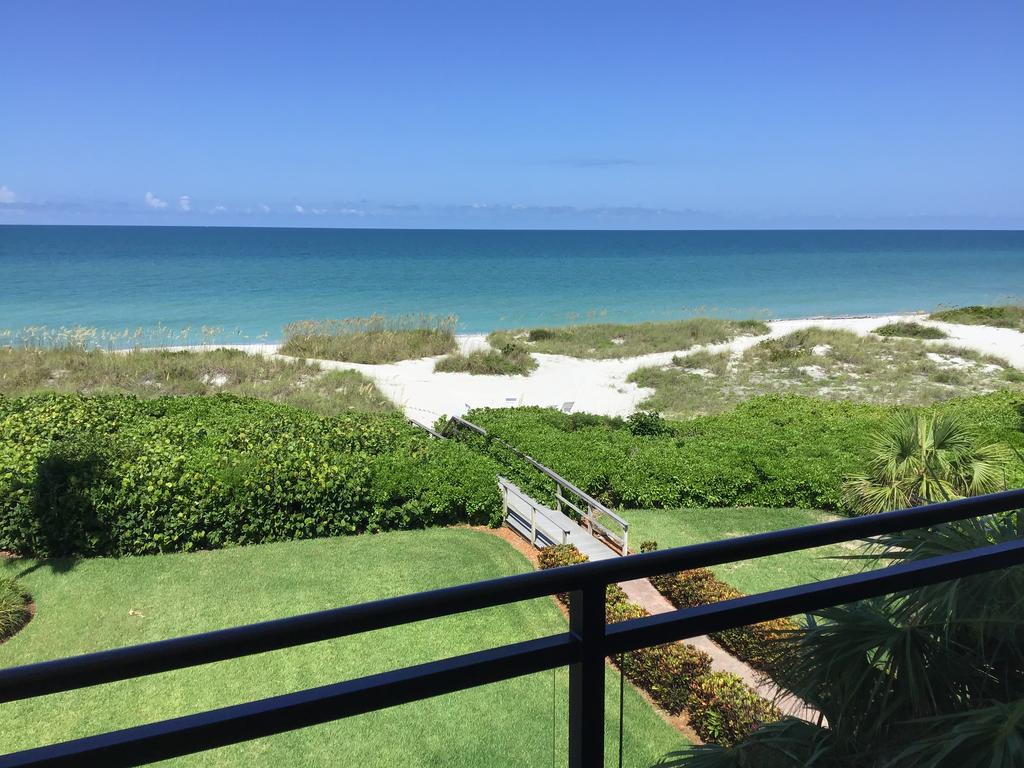 Beach Front Condo With A Private Beach - thumb 2