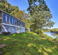 Beach Lake Cabin on Delaware River with Sunroom! - Accommodation Los Angeles