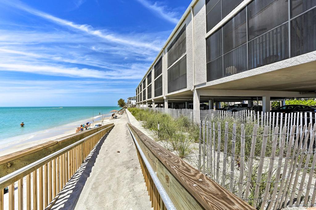 Beachfront Englewood Condo With Comm Pool And Boat Slip - thumb 2