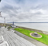 Beachfront Whidbey Island Home + Apartment! - Accommodation Los Angeles