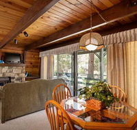 Bear's Lair Home - Accommodation Los Angeles