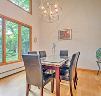 Beautiful East Hampton Home with Hot Tub and Pool - Accommodation Los Angeles