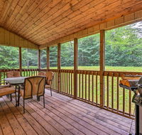 Beautiful Lake Naomi Retreat - Walk to the Beach! - Accommodation Los Angeles