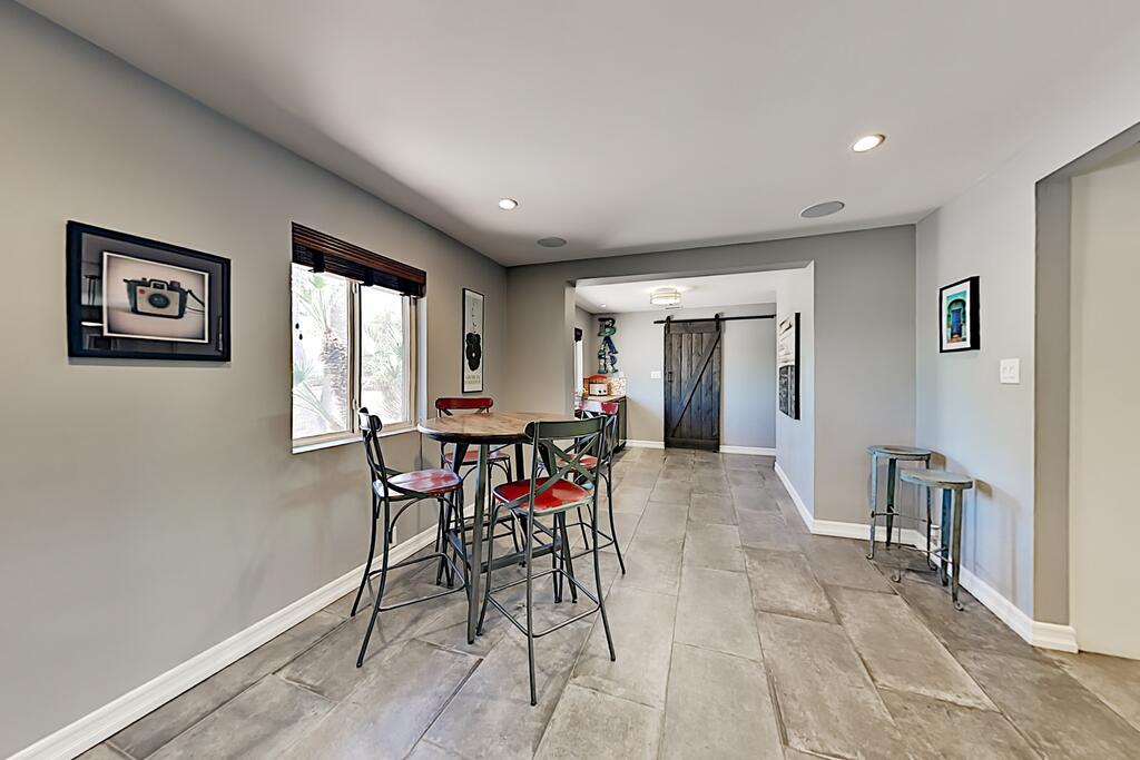 Beautiful Remodeled Mid-Century Home Near Old Town Scottsdale Home - thumb 2